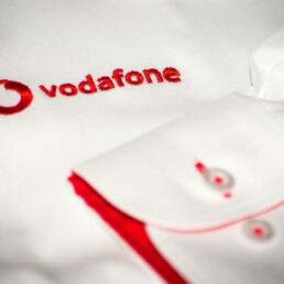 Corporate Fashion_vodafone Hemd mit Stick